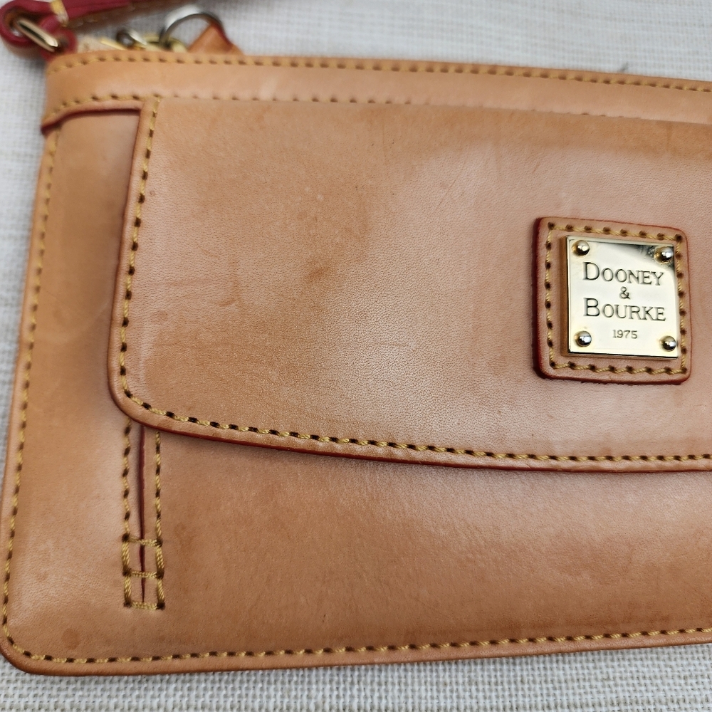 Dooney & Bourke Tan Natural Leather Wristlet Pouch Clutch - Picture 11 of 17